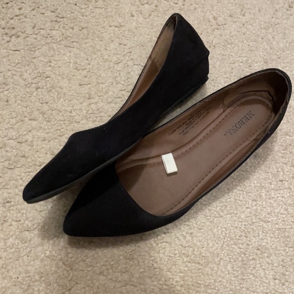 Black pointy flats - Picture 3 of 3